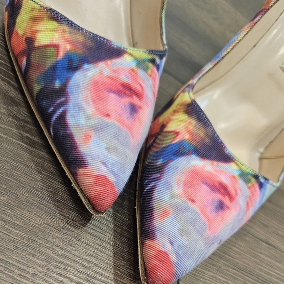 Manolo Blahnik Multicolor Floral Printed Fabric BB 105 Pump-39 1/2 - Picture 9 of 15